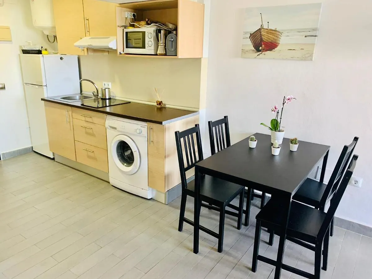 Apartamento Benalbeach, estudio en primera línea de playa Benalmádena