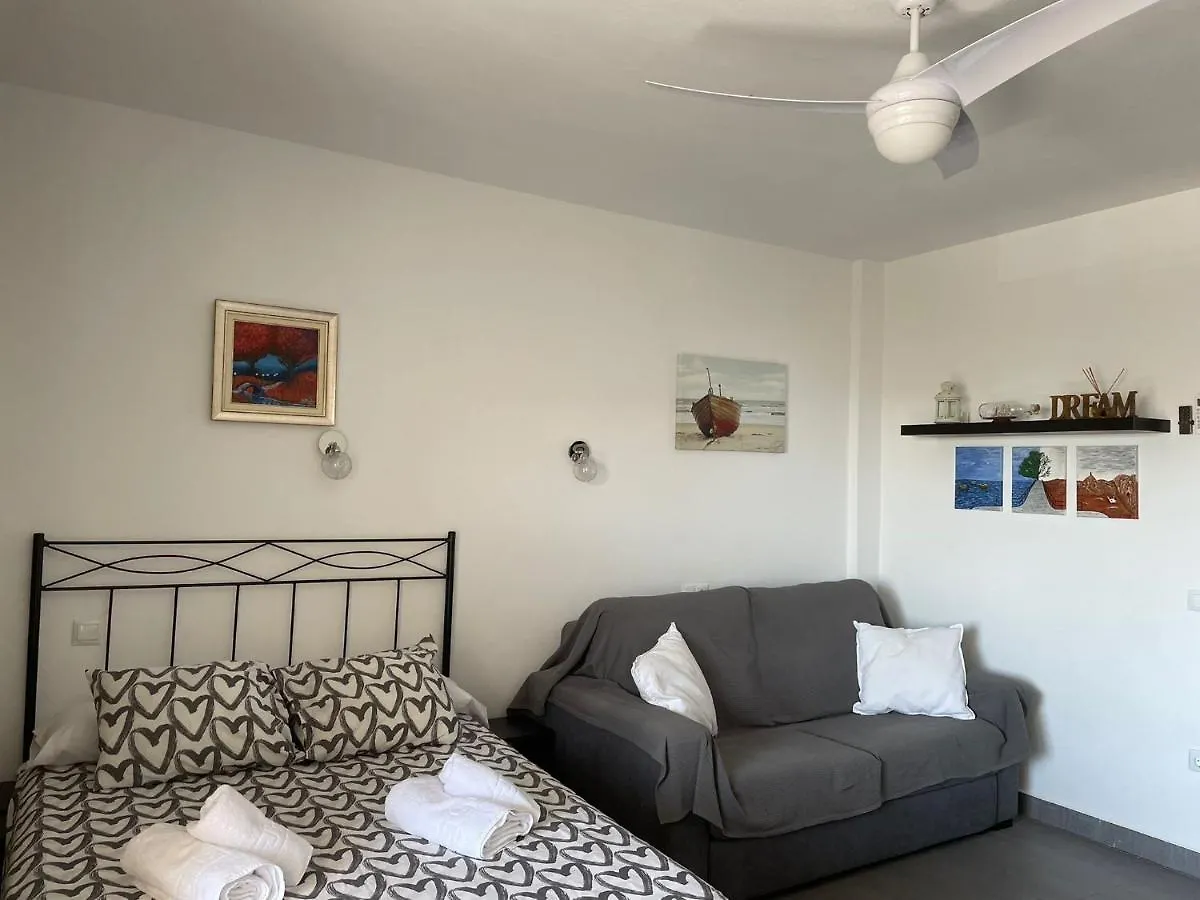 Apartamento Benalbeach, estudio en primera línea de playa Benalmádena España