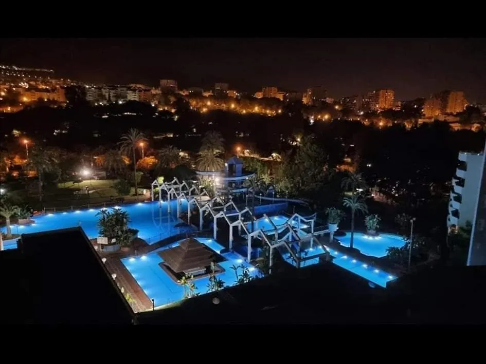 Apartamento Benalbeach, estudio en primera línea de playa Benalmádena